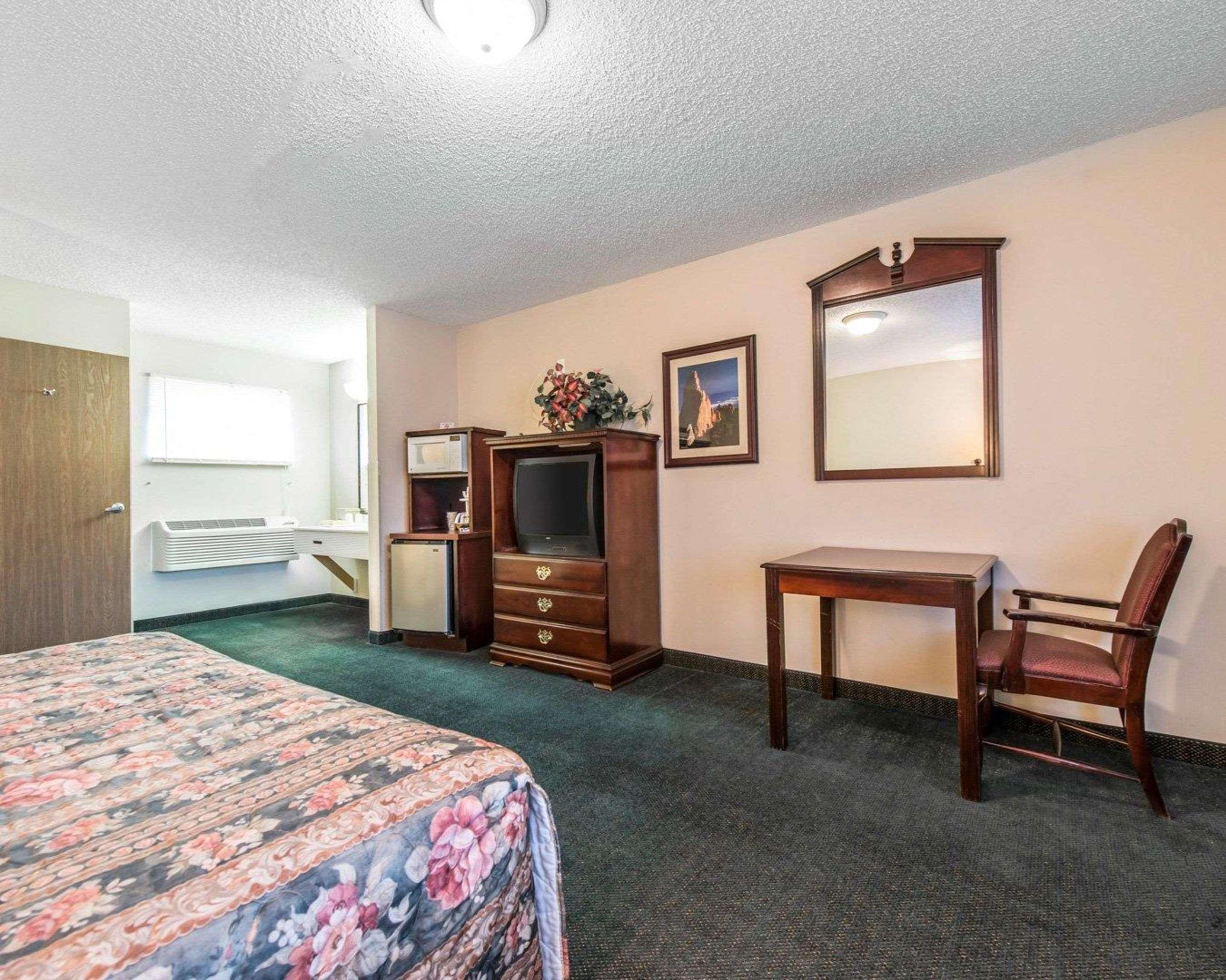 Econo Lodge Inn&Suites Manitou Springs Esterno foto